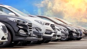 駐車されている車